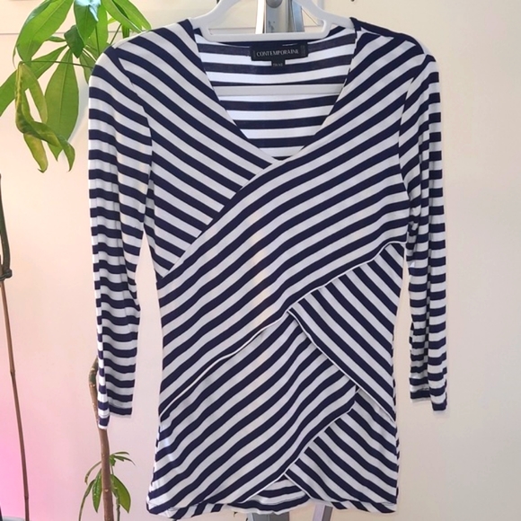 Chandail from simons - Picture 1 of 6